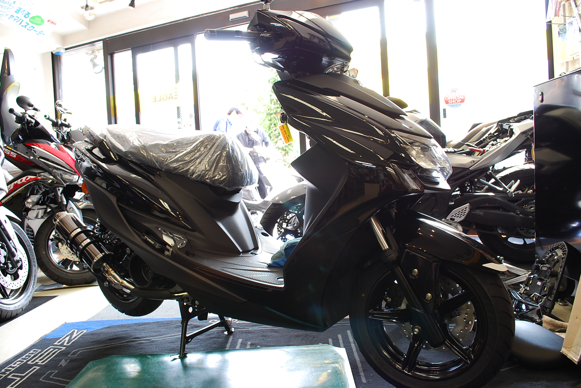 人気の125スクーター ヤマハ シグナスX 逆輸入！ カスタムパーツ多数！