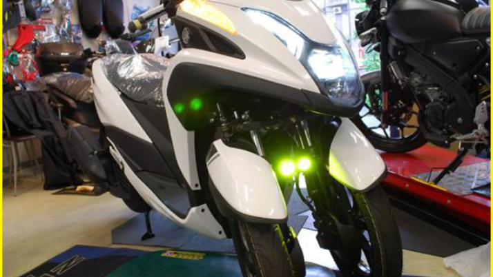 ヤマハ トリシティ１５５改フォグ＆ハザードＳＷ＆ＭＭバー