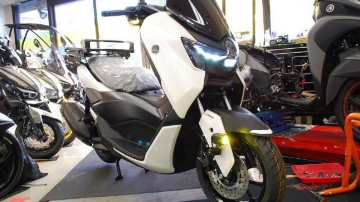 ヤマハ ＮＭＡＸ改フォグ＆スライドキャリア